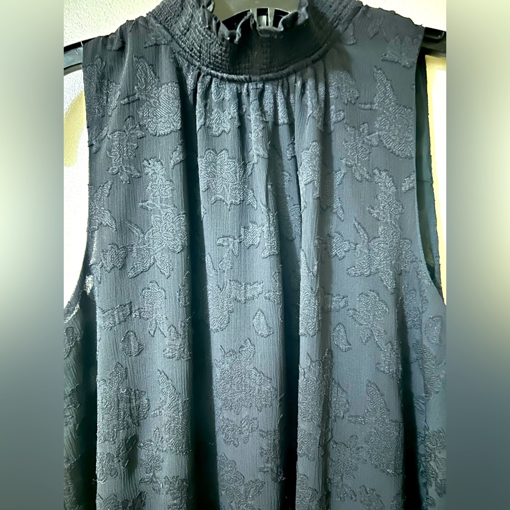 Sleeveless loft blouse